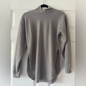 FASHION NOVA GRAY TOP SIZE S